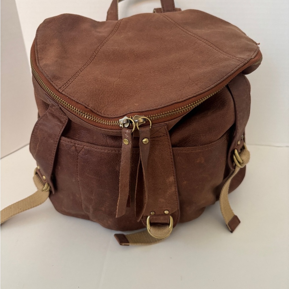 ✔️Lucky Brand Brown Backpack with Gold Accents